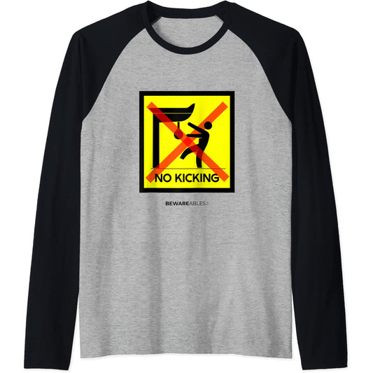 Pas de coup de pied dans le sac de boxe, panneau drôle de Raglan T-Shirt