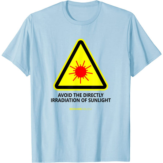 変な訳ですが、太陽光を直接見ないようにしましょう T-Shirt